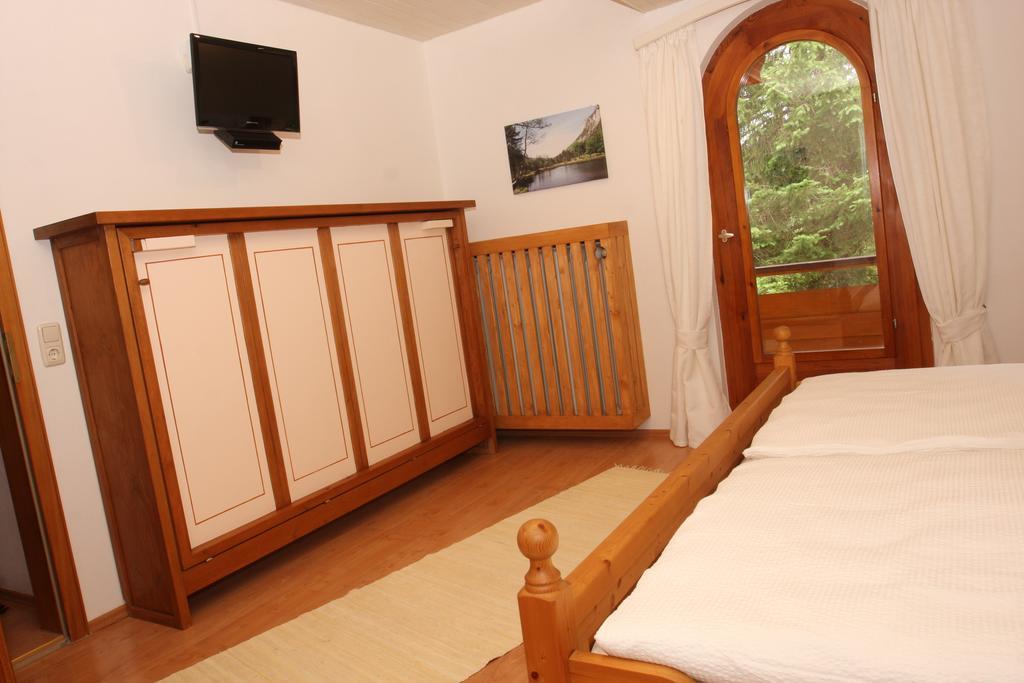 Ferienwohnung Am Roemerweg Wald Инцелль Экстерьер фото